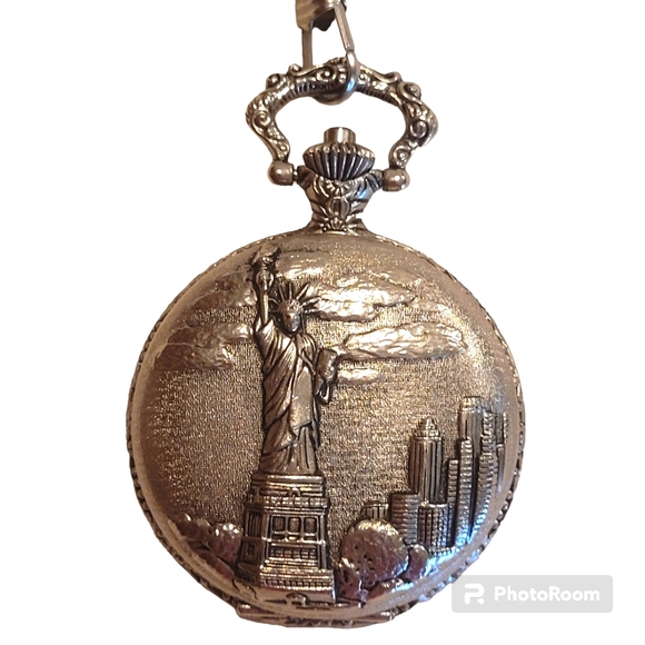 Pocket Watch, Collezio Brand Quartz Statue of Liberty Theme Silver Color EUC - Picture 2 of 8